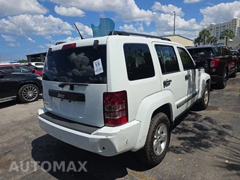 2012 Jeep Liberty Sport – miniatura 4