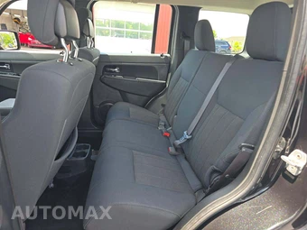 2012 Jeep Liberty Sport - miniatura 10