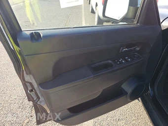 2012 Jeep Liberty Sport – miniatura 9