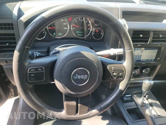 2012 Jeep Liberty Sport Latitude Edition - miniatura 10