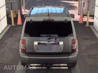 2012 Jeep Liberty Sport Latitude Edition - miniatura 5