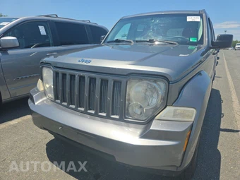 2012 Jeep Liberty Sport Latitude Edition – miniatura 2