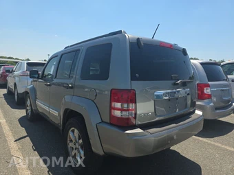 2012 Jeep Liberty Sport Latitude Edition – miniatura 6