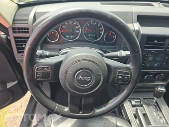 2012 Jeep Liberty Sport Latitude Edition - miniatura 10