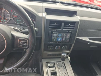 2012 Jeep Liberty Sport Latitude Edition - miniatura 11