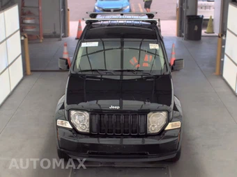2012 Jeep Liberty Sport Latitude Edition - miniatura 2