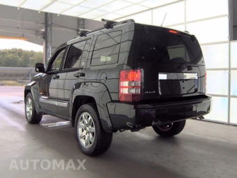 2012 Jeep Liberty Sport Latitude Edition - miniatura 6
