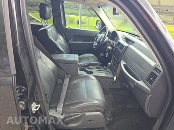 2012 Jeep Liberty Sport Latitude Edition - miniatura 8