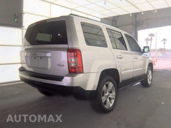 2012 Jeep Patriot Latitude – miniatura 4