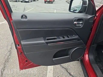2012 Jeep Patriot Limited – miniatura 9