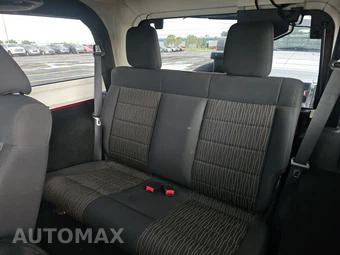 2012 Jeep Wrangler Sahara - miniatura 13