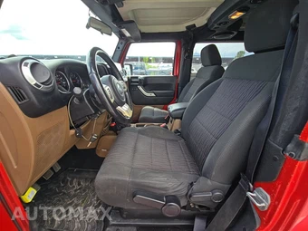 2012 Jeep Wrangler Sahara - miniatura 7