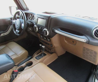 2012 Jeep Wrangler Sahara - miniatura 16