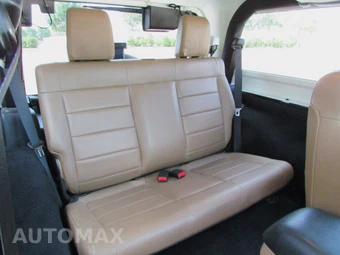 2012 Jeep Wrangler Sahara - miniatura 17