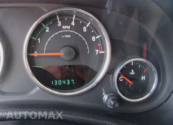 2012 Jeep Wrangler Sahara - miniatura 24