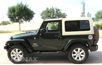 2012 Jeep Wrangler Sahara - miniatura 5