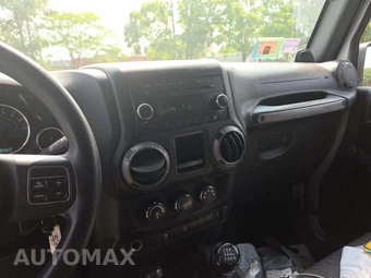 2012 Jeep Wrangler Sport - miniatura 10