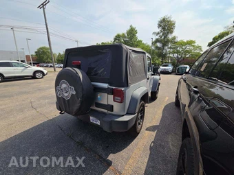 2012 Jeep Wrangler Sport - miniatura 3