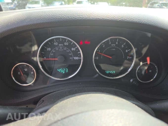 2012 Jeep Wrangler Sport - miniatura 9