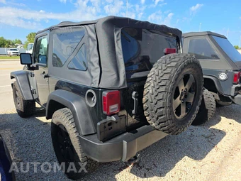 2012 Jeep Wrangler Sport - miniatura 2