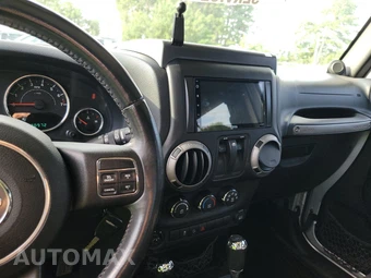 2012 Jeep Wrangler Sport - miniatura 11