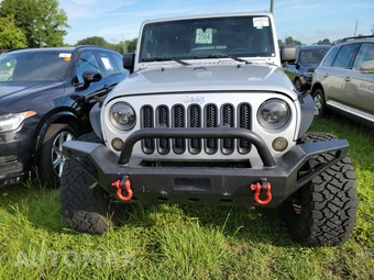 2012 Jeep Wrangler Sport - miniatura 2