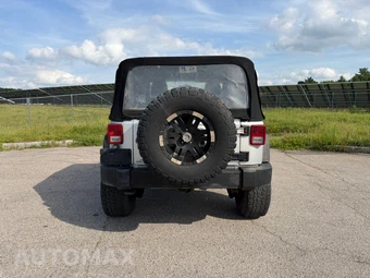 2012 Jeep Wrangler Sport - miniatura 4
