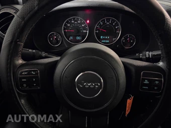 2012 Jeep Wrangler Sport - miniatura 12