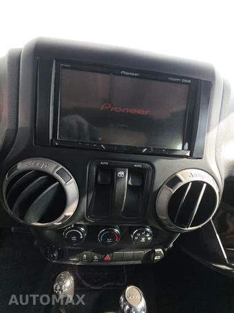 2012 Jeep Wrangler Sport – miniatura 11