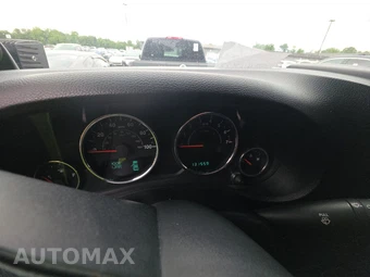 2012 Jeep Wrangler Sport - miniatura 12