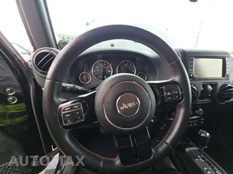 2012 Jeep Wrangler Unlimited Altitude Edition - miniatura 10