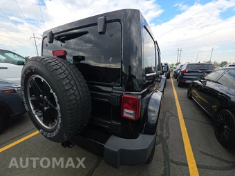 2012 Jeep Wrangler Unlimited Altitude Edition - miniatura 4