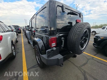 2012 Jeep Wrangler Unlimited Altitude Edition - miniatura 6