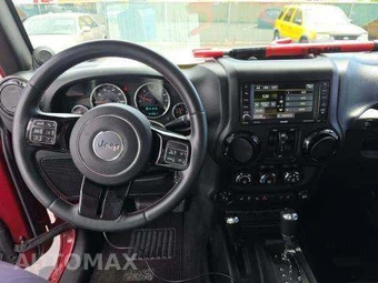2012 Jeep Wrangler Unlimited Altitude Edition - miniatura 10