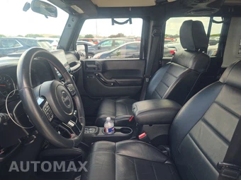 2012 Jeep Wrangler Unlimited Altitude Edition - miniatura 7