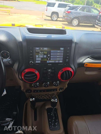 2012 Jeep Wrangler Unlimited Rubicon - miniatura 7
