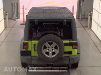 2012 Jeep Wrangler Unlimited Rubicon – miniatura 5