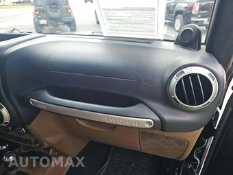 2012 Jeep Wrangler Unlimited Rubicon - miniatura 16
