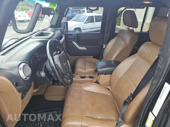 2012 Jeep Wrangler Unlimited Rubicon - miniatura 3