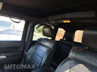 2012 Jeep Wrangler Unlimited Rubicon - miniatura 11