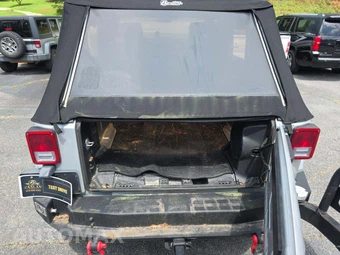 2012 Jeep Wrangler Unlimited Rubicon - miniatura 14