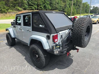 2012 Jeep Wrangler Unlimited Rubicon - miniatura 2