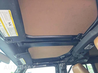 2012 Jeep Wrangler Unlimited Rubicon – miniatura 11