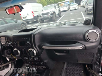 2012 Jeep Wrangler Unlimited Sahara - miniatura 16