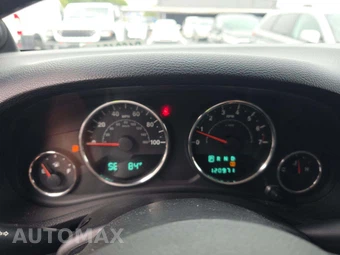 2012 Jeep Wrangler Unlimited Sahara - miniatura 6