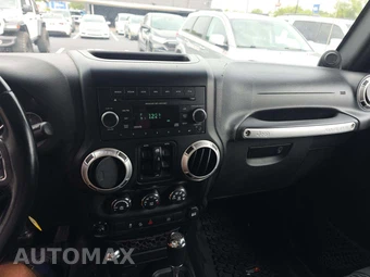 2012 Jeep Wrangler Unlimited Sahara - miniatura 7