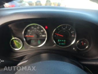 2012 Jeep Wrangler Unlimited Sahara – miniatura 12
