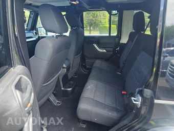 2012 Jeep Wrangler Unlimited Sahara – miniatura 13