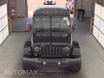 2012 Jeep Wrangler Unlimited Sahara – miniatura 2