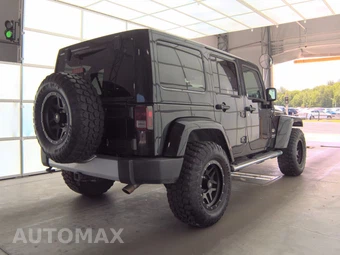 2012 Jeep Wrangler Unlimited Sahara – miniatura 4